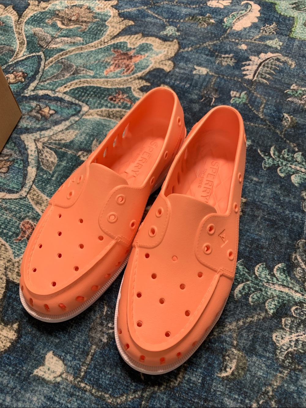 Sperry boat shoes float slip on new peach 11